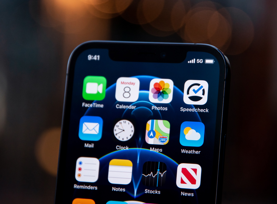 丹江口苹果手机维修分享为什么 iPhone 12 在冬季会自动关机 
